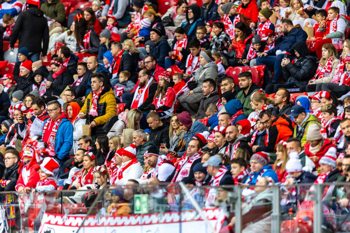 Kibice na meczu Polska -Mołdawia
