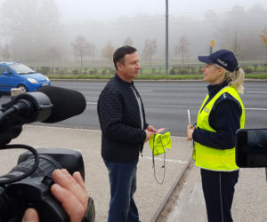 Rozbłyśnij rozsądkiem - załóż odblask - akcja policji w powiecie toruńskim