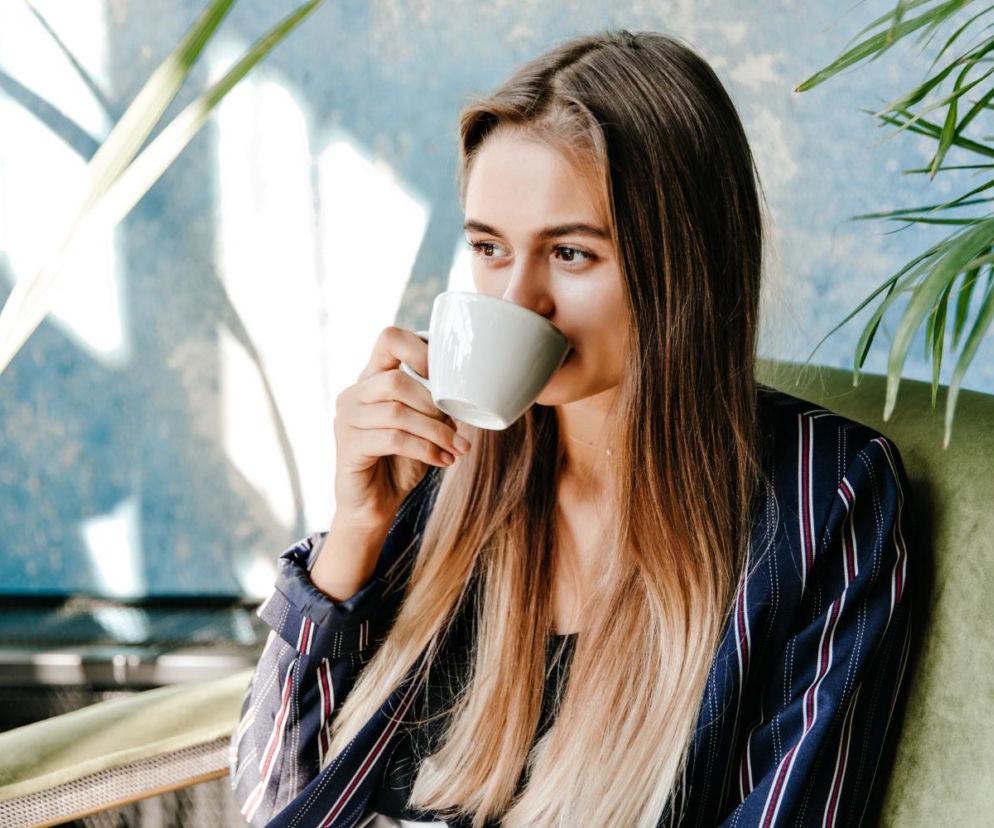 W PRL-u pił ją każdy, dziś znów wraca do łask. Nie utrudnia zasypiania, i nie wypłukuje magnezu z organizmu