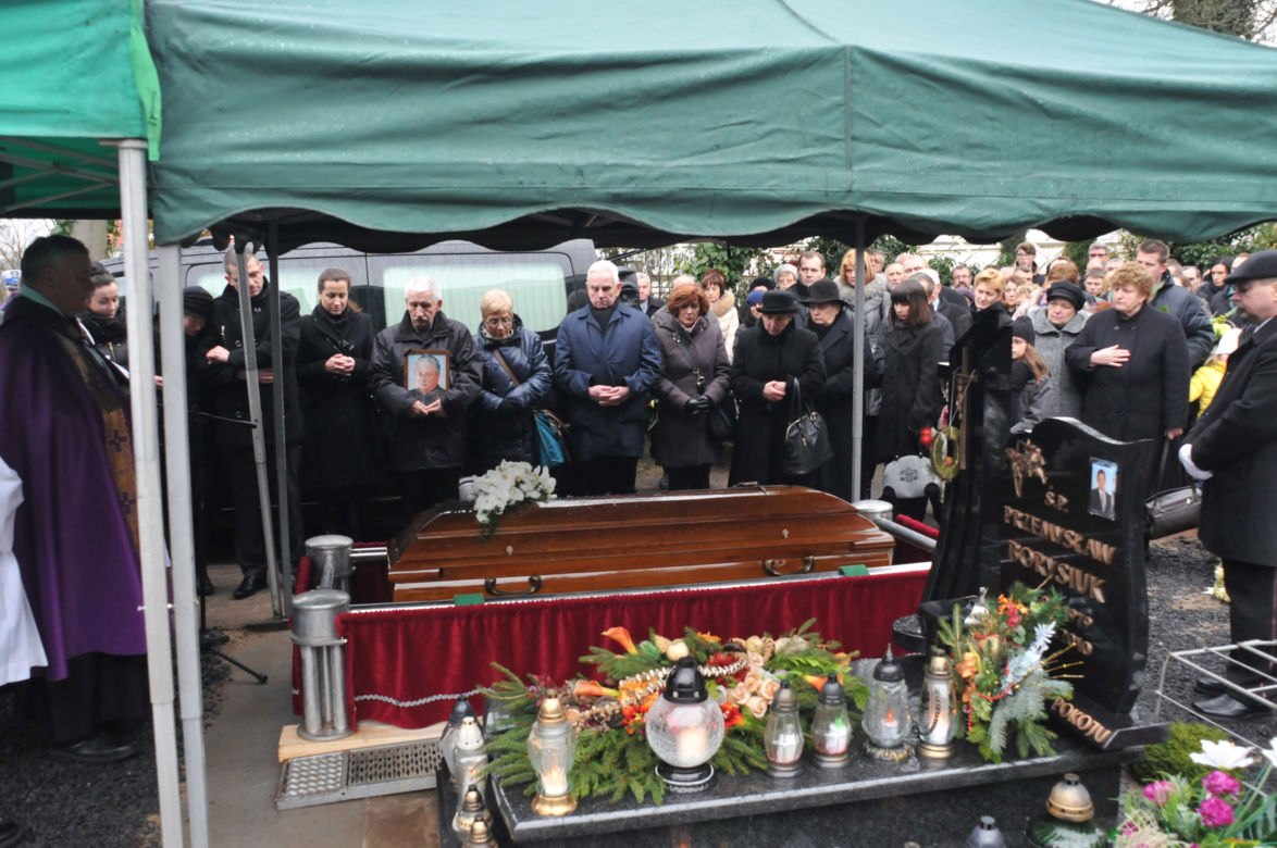 Pogrzeb ofiar w Kamieniu Pomorskim. Małżeństwa Małgorzaty i Ryszarda P. rodziców Julci oraz Ryszarda B.