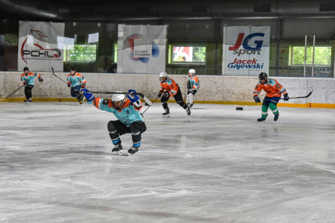 Latem trenują na łyżwach pod okiem trenerów z NHL
