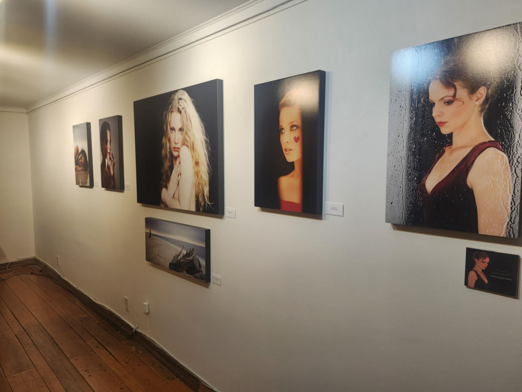 Wernisaż wystawy „The Mystery of Beauty – The Art of Capturing Portraits” w PIASA