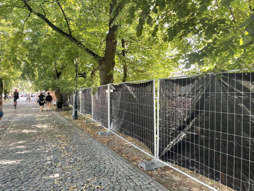 Rzeszowianie bez wstępu na fosę przy Zamku Lubomirskim