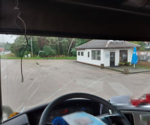 Jechał niesprawną ciężarówką i dopuścił się masy naruszeń 