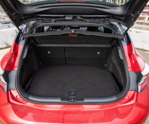Toyota Corolla 2.0 Hybrid Dynamic Force 184 KM e-CVT vs Mazda 3 Skyactiv-X 180 KM 6MT AWD
