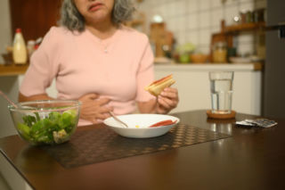 Post przerywany. Czy to przełom w walce z chorobą Leśniowskiego-Crohna? Nowe badanie zaskakuje