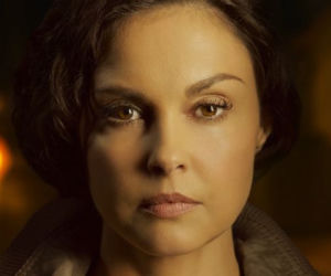 „Missing: Zaginiony”. Rebecca Winstone (Ashley Judd)