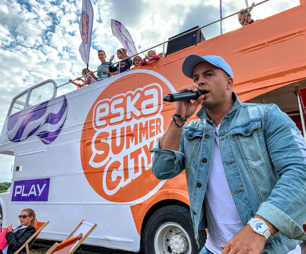 Ekipa Eska Summer City i imprezowy BUS Eski pojawili się na plaży miejskiej ZAGRO Rataje
