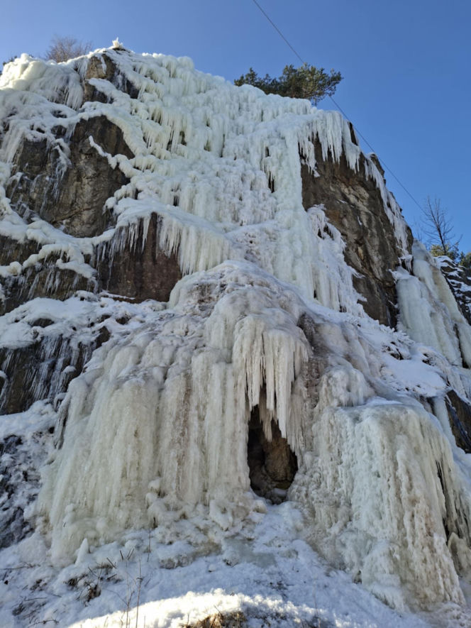 Kielce. Lodospad na Kadzielni