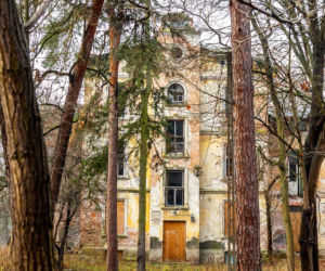 Opuszczona willa w Konstancinie