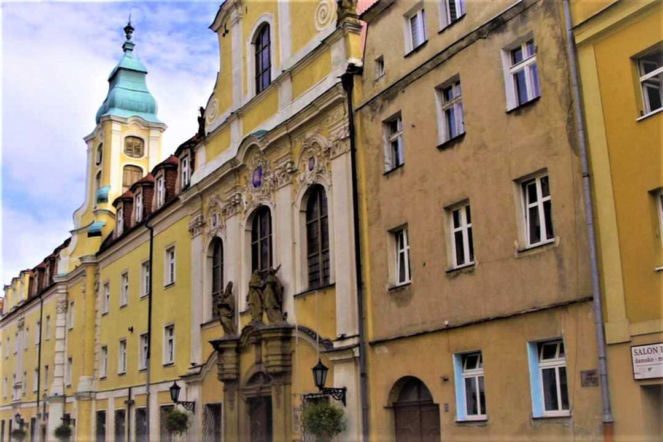 Najpiękniejsze miasteczko na Dolnym Śląsku. AI: "Klimat godny małej Pragi"