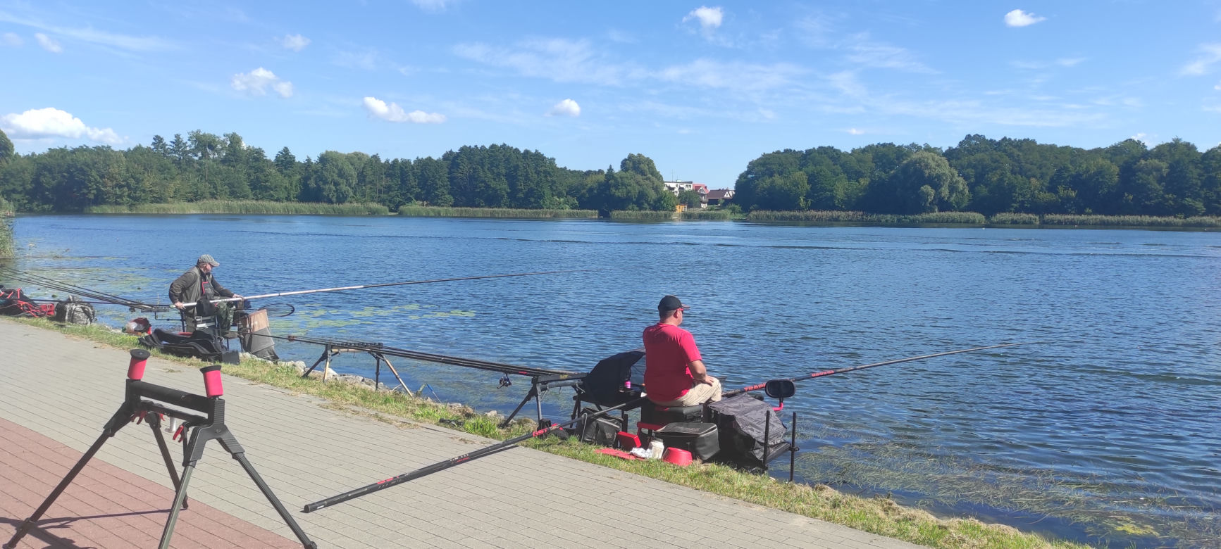 Zawody wędkarskie nad Jeziorem Ślesińskim