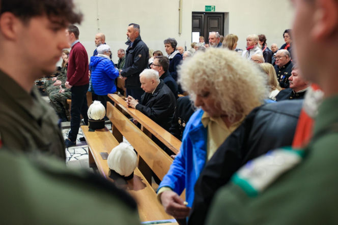 Jarosław Kaczyński na otwarciu wystawy pt. „Katyń 1940 - Smoleńsk 2010. Anatomia kłamstwa” w Muzeum Miejskim w Jastrzębiu-Zdroju