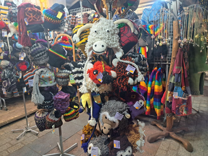 Jarmark Bożonarodzeniowy na Rynku Głównym w Krakowie 2025. Oferta wystawców