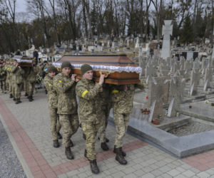 Lwów: Odbyły się pierwsze pogrzeby ukraińskich żołnierzy poległych w wojnie z Rosją 