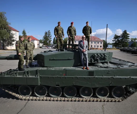 Koniec ery T-72 w Czechach. 42 czołgi Leopard 2A4 w komplecie