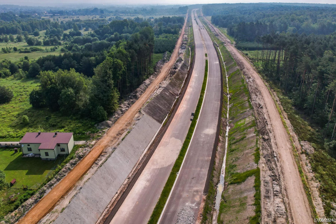 Plac budowy pierwszej części obwodnicy Zawiercia i Poręby w czerwcu 2024 r.