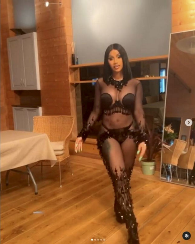 Cardi B wyjęła sobie sztuczną pupę! Mocne ostrzeżenie dla fanów