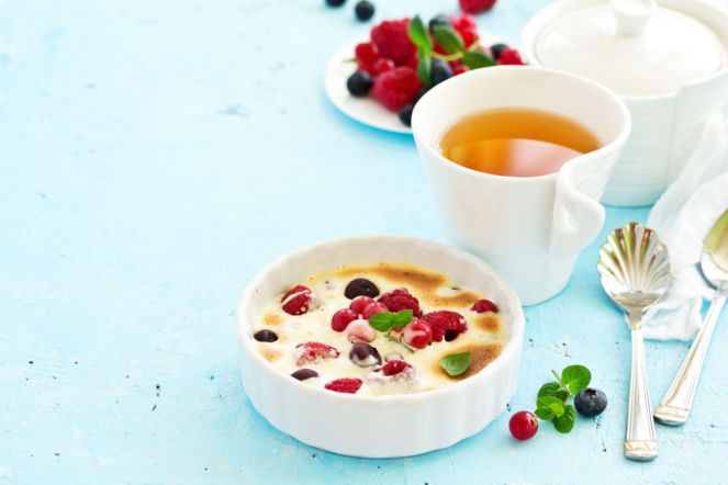 Kogel-mogel pieczony – zapomniany deser z PRL, który smakuje jak crème brûlée