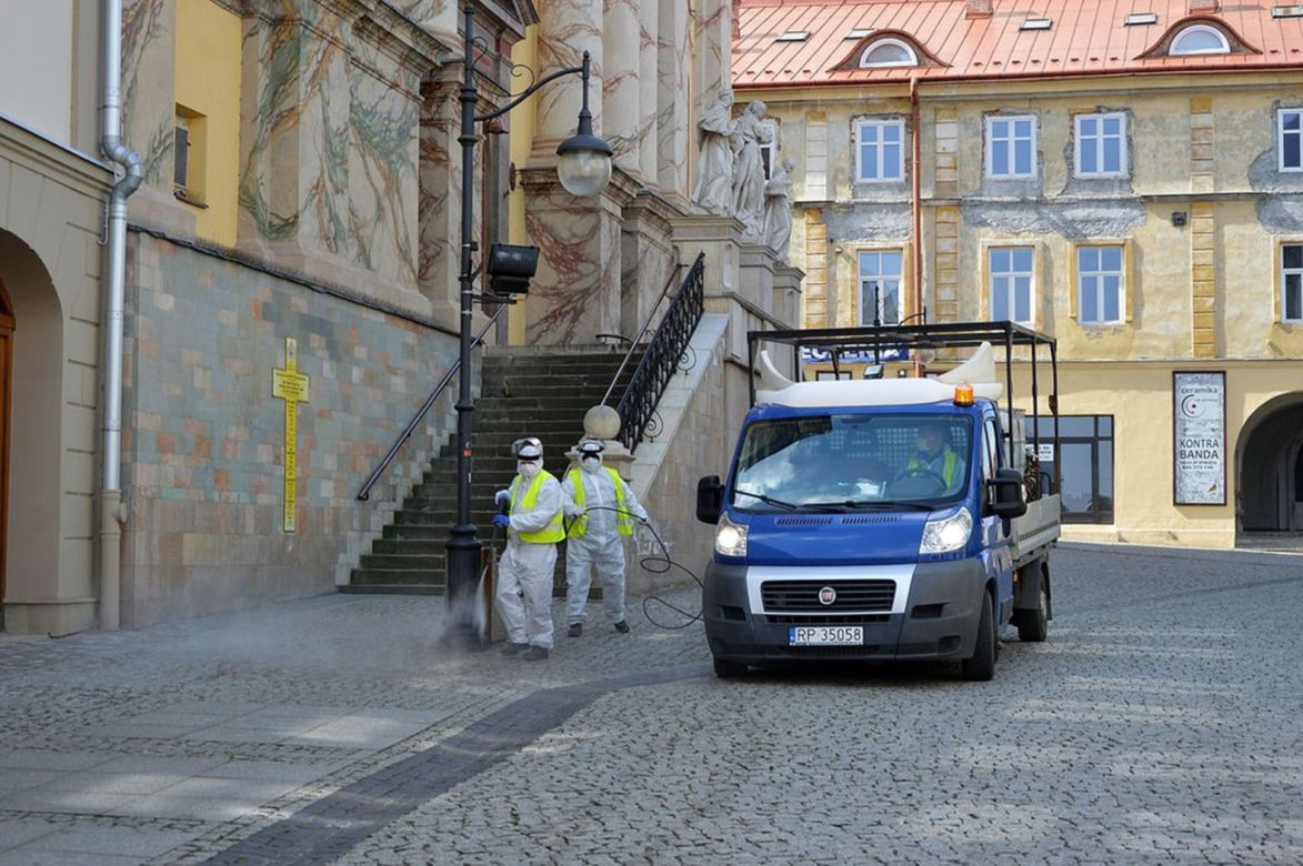 W Przemyślu odkażają Szwejka i niedźwiedzia