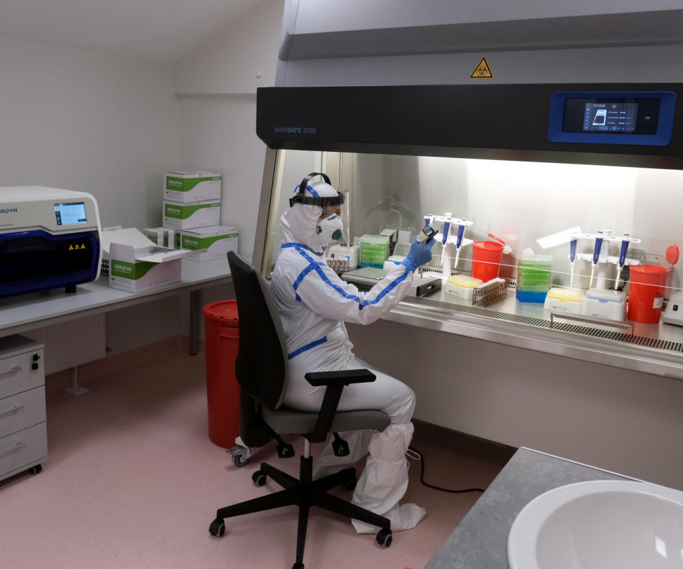 Nowa broń w walce z SARS-CoV-2. To supernowoczesne laboratorium w Szpitalu Miejskim nr 4 w Gliwicach