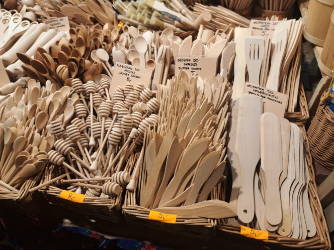 Jarmark Bożonarodzeniowy na Rynku Głównym w Krakowie 2025. Oferta wystawców