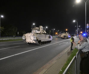Nocna próba defilady wojskowej w Warszawie