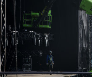 Scena Sylwestra z Dwójką TVP w trakcie budowy