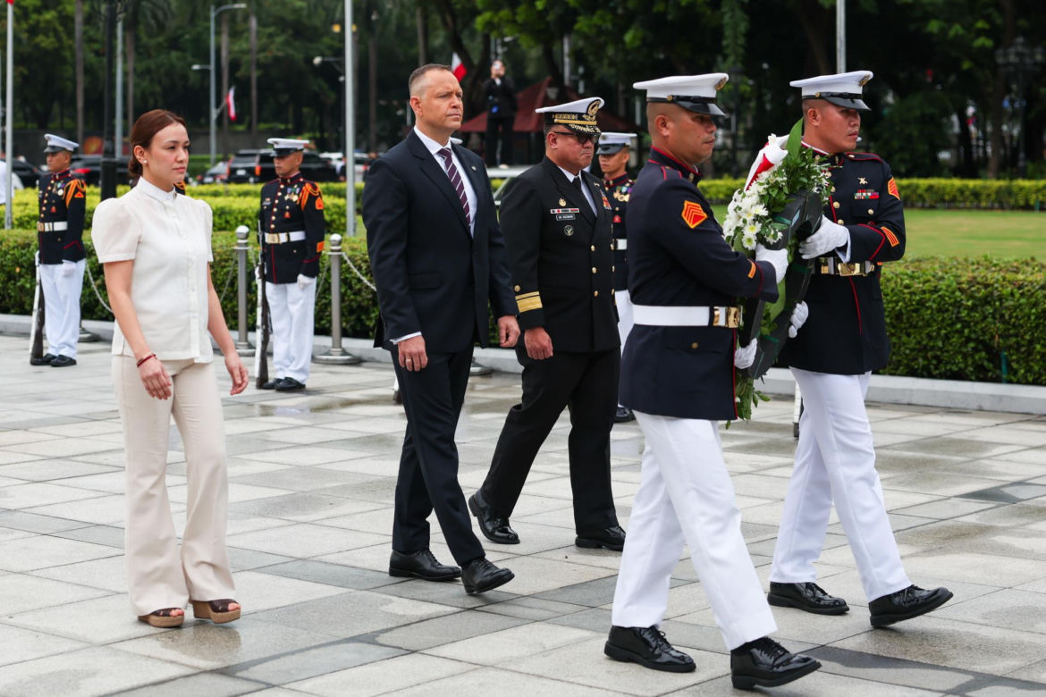 Karol Nawrocki z żoną na historycznych rozmowach na Filipinach