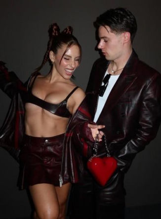 Nicola Zalewski i Emily Pallini na pokazie mody w Mediolanie