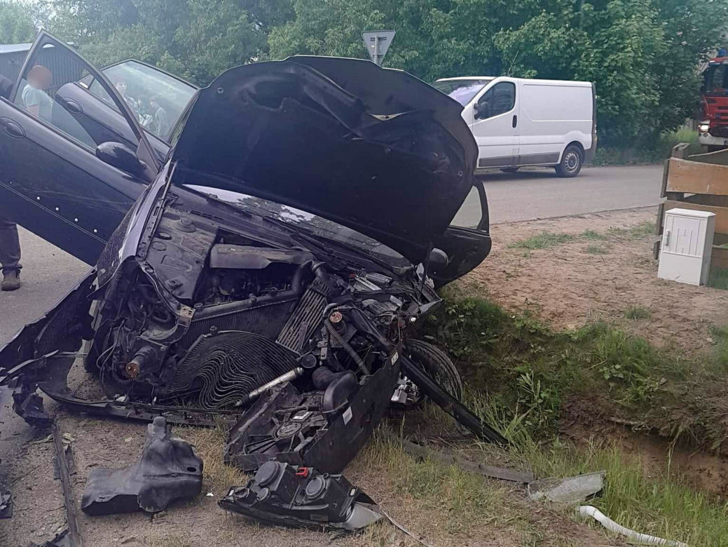 Makabra pod Makowem Mazowieckim! Pijany kierowca zmasakrował citroena [ZDJĘCIA].