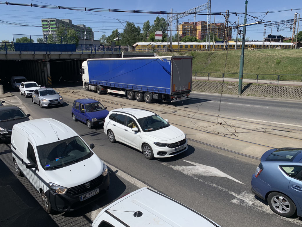 TIR zablokował Sosnowiec. Kierowca był nietrzeźwy