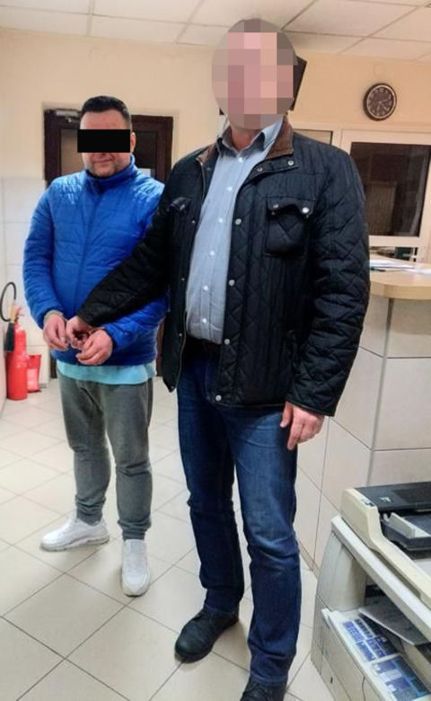 Trzymał narkotyki w kradzionych samochodach 