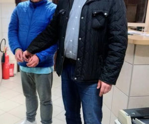 Trzymał narkotyki w kradzionych samochodach 