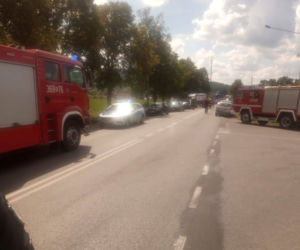 KARAMBOL w Dąbrówce Tuchowskiej. Zderzyło się pięć samochodów