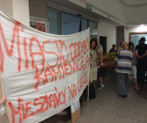 Protest mieszkańców kamienicy przy ul. Środkowej 11
