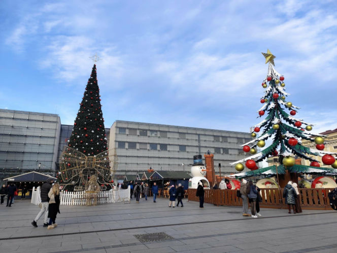 Piękna, ale droga. Niezwykła karuzela na "Galicyjskim Kiermaszu Adwentowym"