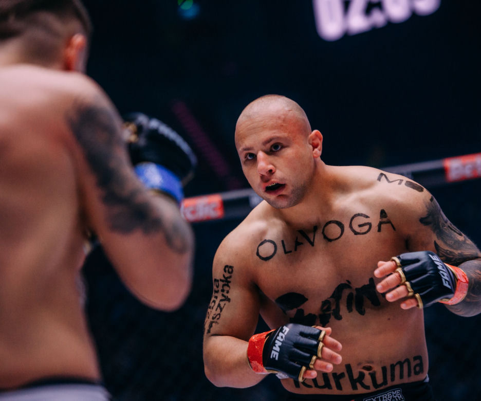 Mateusz Murański w klatce Fame MMA