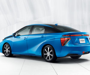 Toyota Mirai z wodorowymi ogniwami paliwowymi