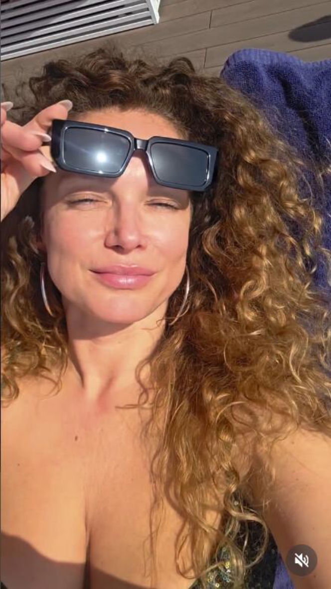 Dekolt to mało powiedziane! Liszowska niemal wszystko pokazała