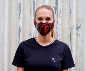 Chorzowianka szyje maseczki dla Afryki! 