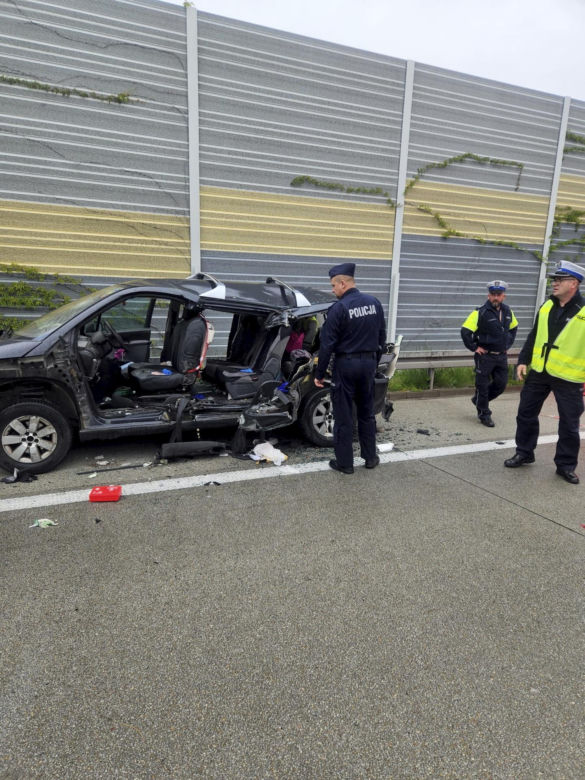Wypadek w Hucie Szklanej pod Sieradzem na trasie S8.