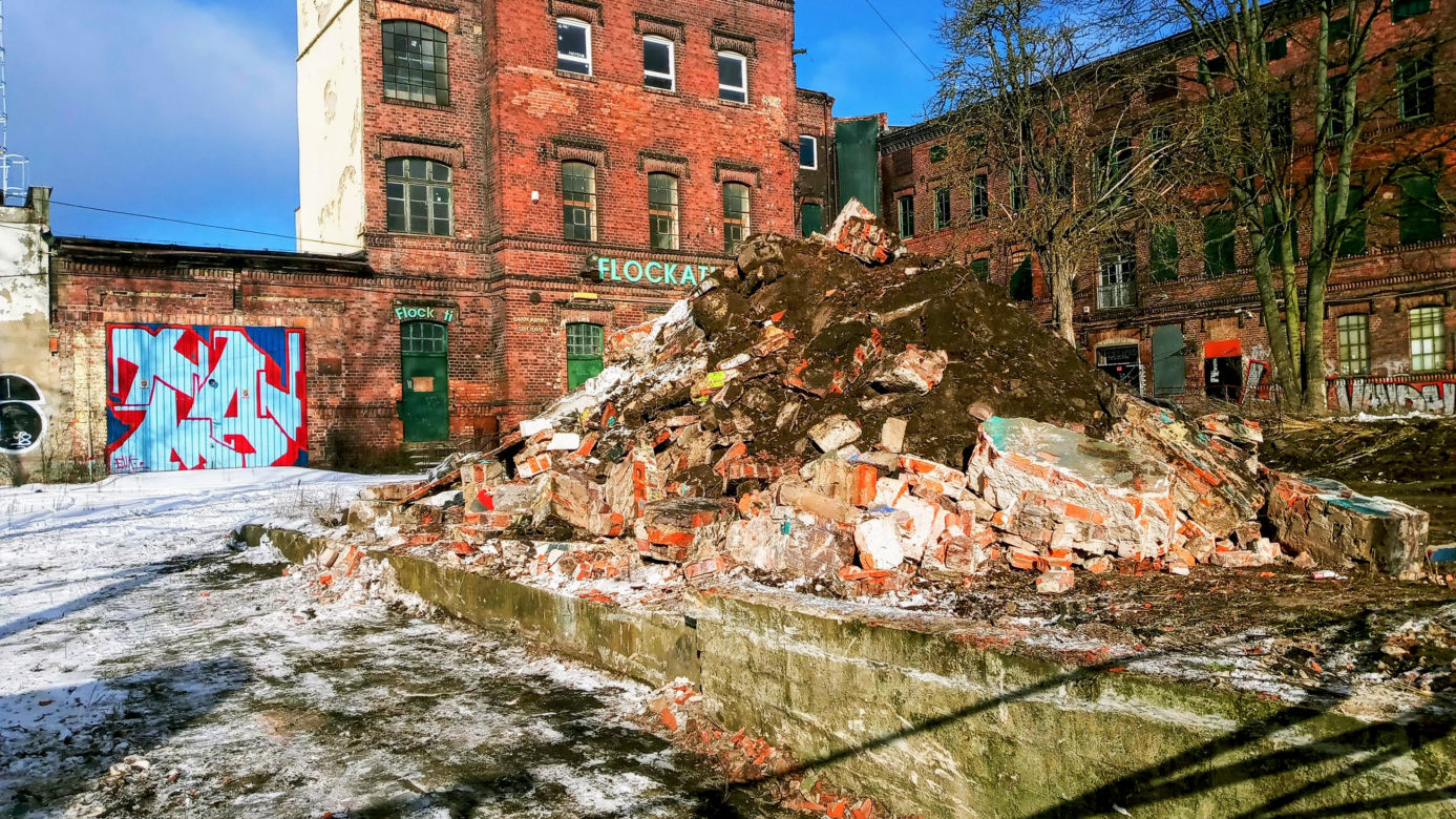 Poprzemysłowe zabudowania przy ul. Kolumba