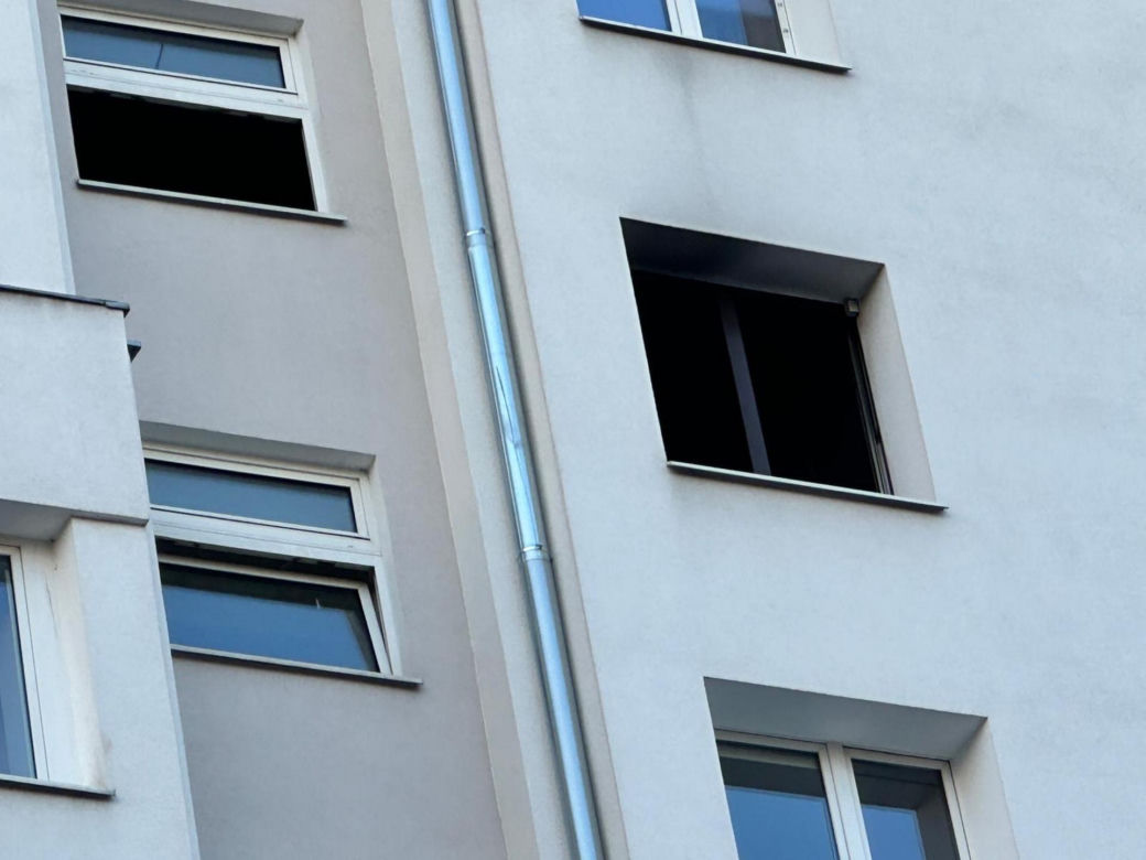 Potężny wybuch w centrum Warszawy. Kłęby dymu przy wieżowcach