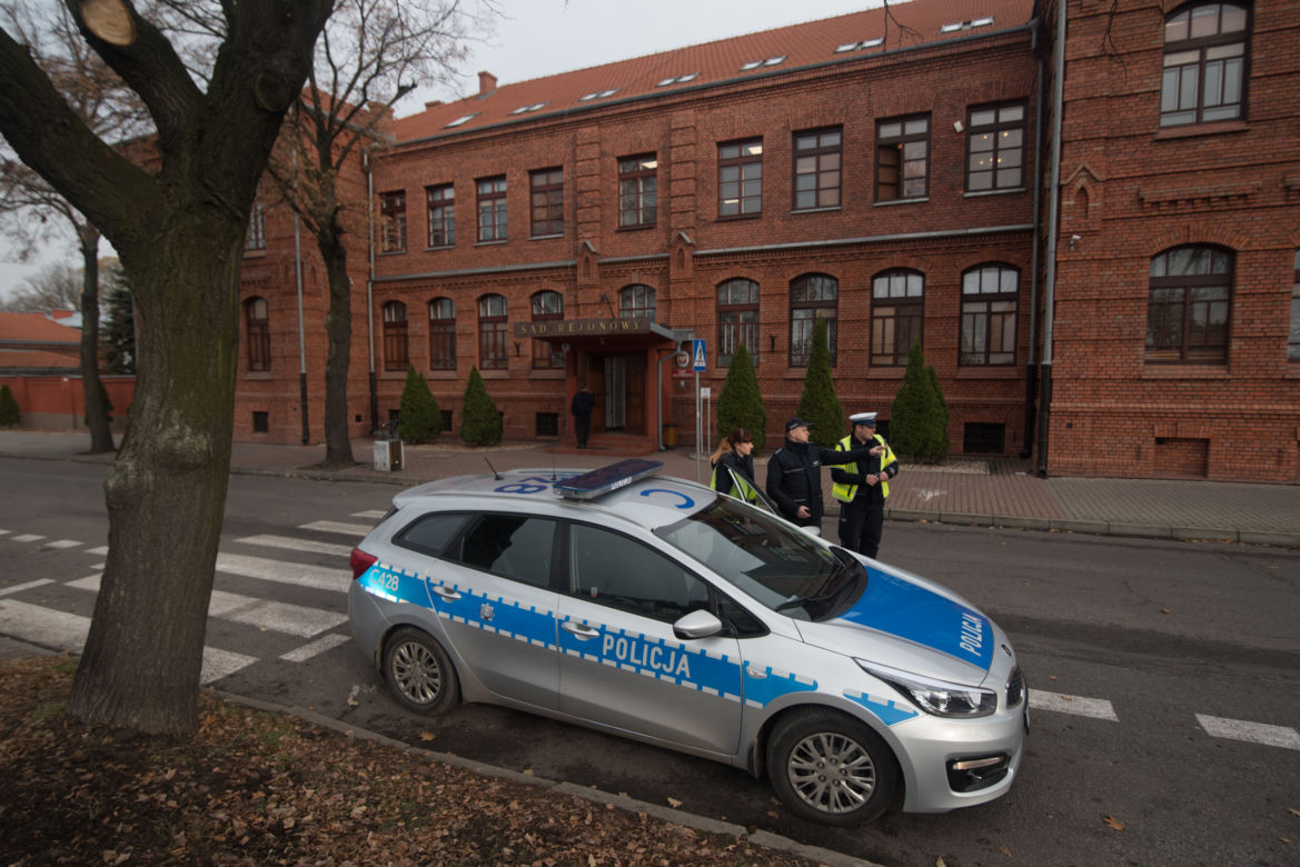 Bombowy rozwód Zbonikowskiego