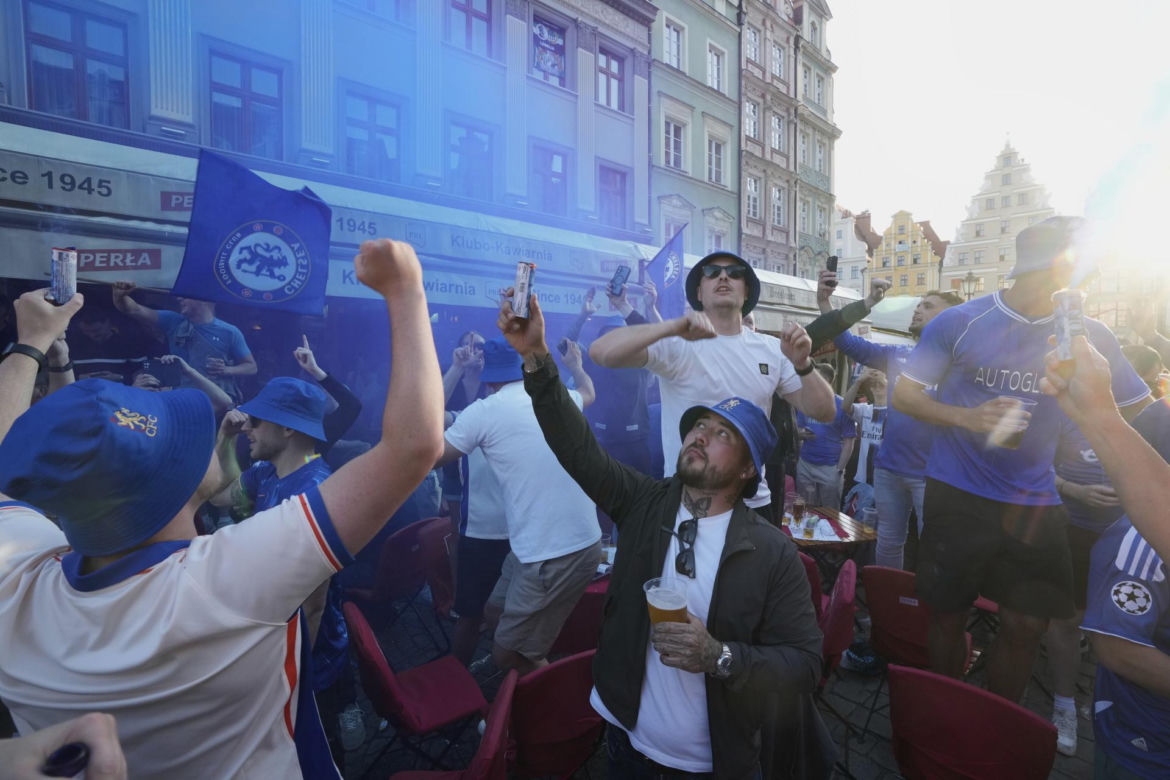 Kibice przed finałem Ligi Konferencji we Wrocławiu