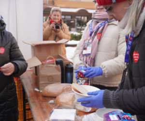34. Finał WOŚP. Dziennikarze Radia ESKA rozgrzewają Tarnów pysznym żurkiem!