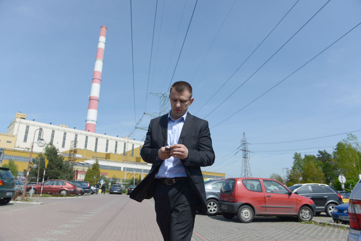 Tomasz Adamek robi kampanię rozdając autografy [ZDJECIA]