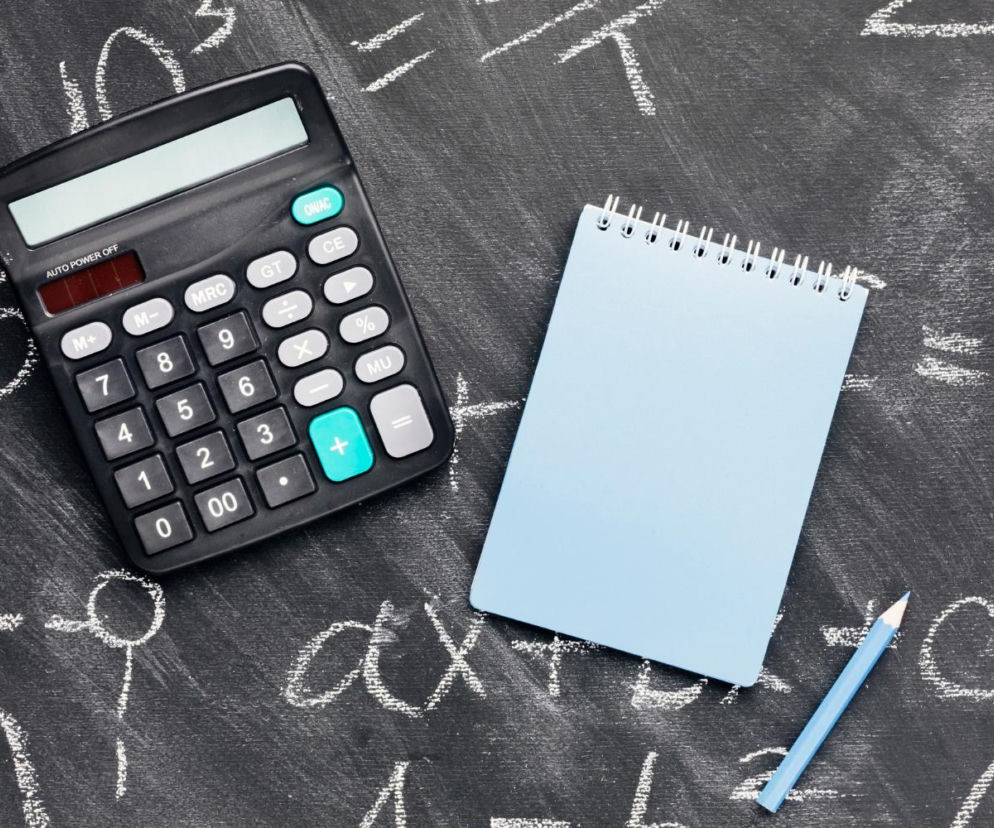 Wiesz, ile wynosi x w równaniu: 9+2×3−4:2×x=11? Uczeń podstawówki obliczy w mig, a ty?