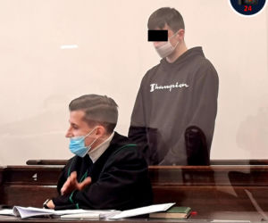 Dawid M. podźgał taksówkarza nożem. Stanął przed sądem